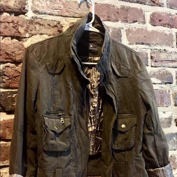 Fitted Utility Jacket - Picture 2 of 3